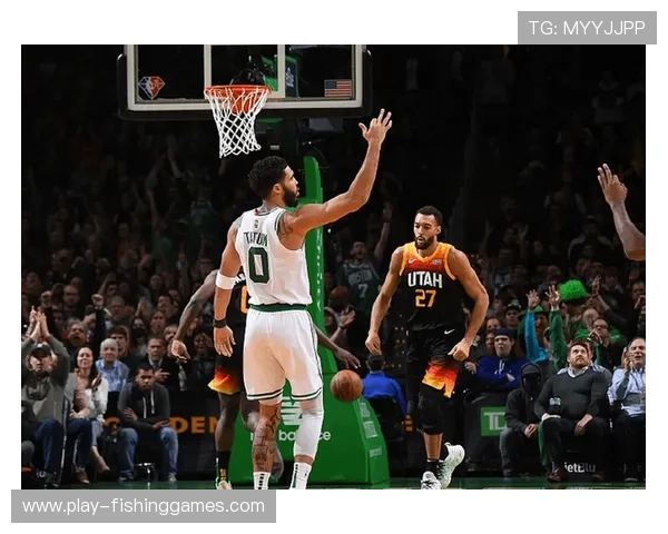 波士顿凯尔特人队杰森塔图姆因伤缺阵，影响球队轮换